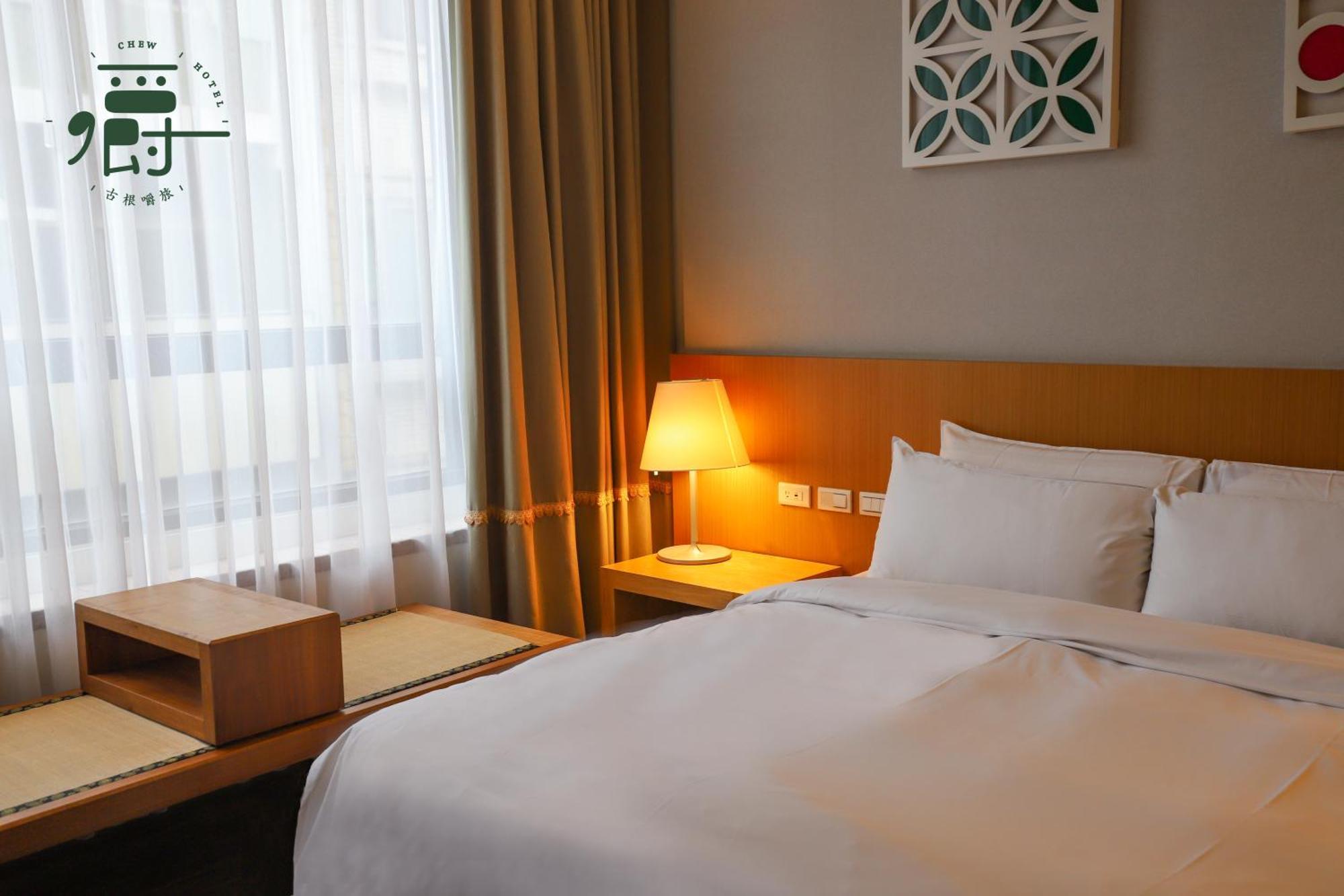 Roots Chew Hotel Тайнань Номер фото