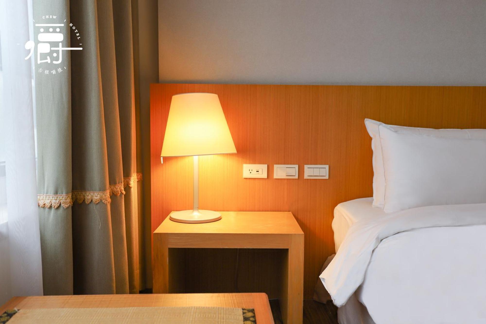 Roots Chew Hotel Тайнань Номер фото